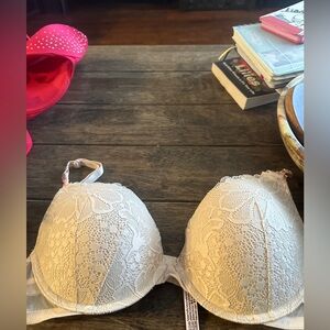Victoria’s Secret push-up bra like new
